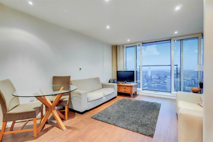 2 Bedroom Flat To Rent In The Oxygen, Royal Victoria Dock, E16