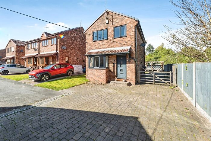 3 Bedroom Detached House For Sale In The Poplars, Knottingley, WF11
