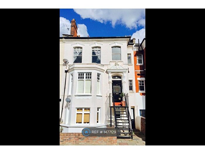 1 Bedroom Flat To Rent In Denver Road, London, N16