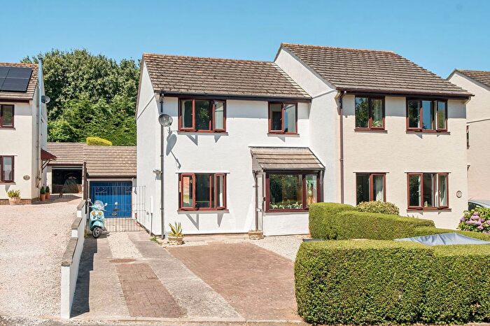 3 Bedroom Semi-detached House For Sale In Kingsway Park, Kingsbridge, TQ7