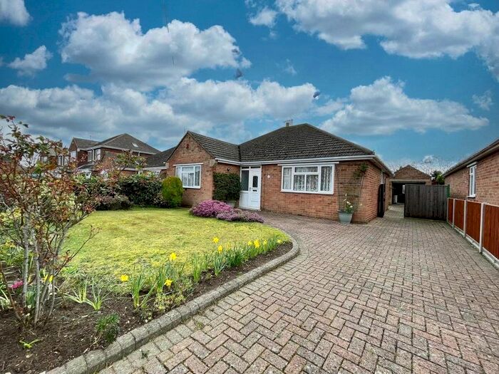 2 Bedroom Bungalow To Rent In Harewood Crescent, North Hykeham, Lincoln, Lincolnshire, LN6