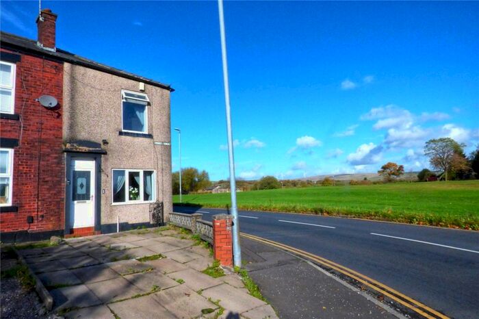 2 Bedroom End Of Terrace House To Rent In Dewhirst Road, Rochdale, Greater Manchester, OL12