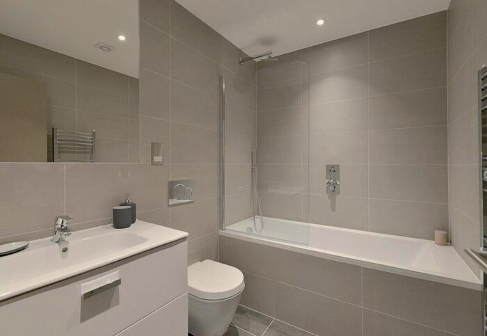 1 Bedroom Flat To Rent In Ballards Lane, London, N12