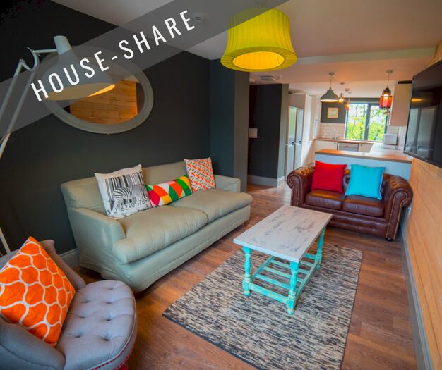 6 Bedroom Apartment To Rent In Apartment, Mary Morris House, Shire Oak Road, LS6