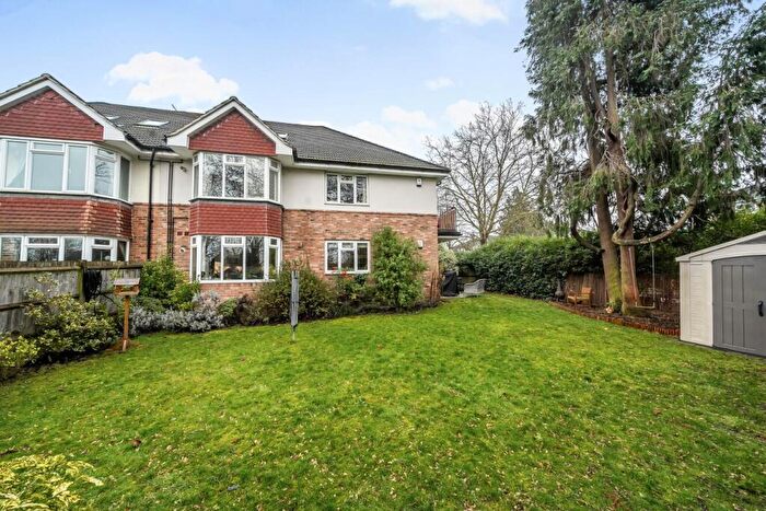 3 Bedroom Flat For Sale In Foxgrove Road, Beckenham, BR3
