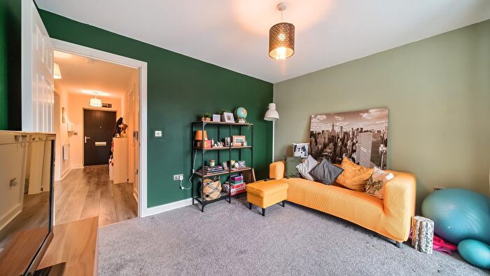 2 Bedroom Flat For Sale In Old Trafford, Manchester, M15