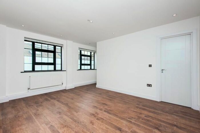 1 Bedroom Flat To Rent In Venn Street, London, SW4