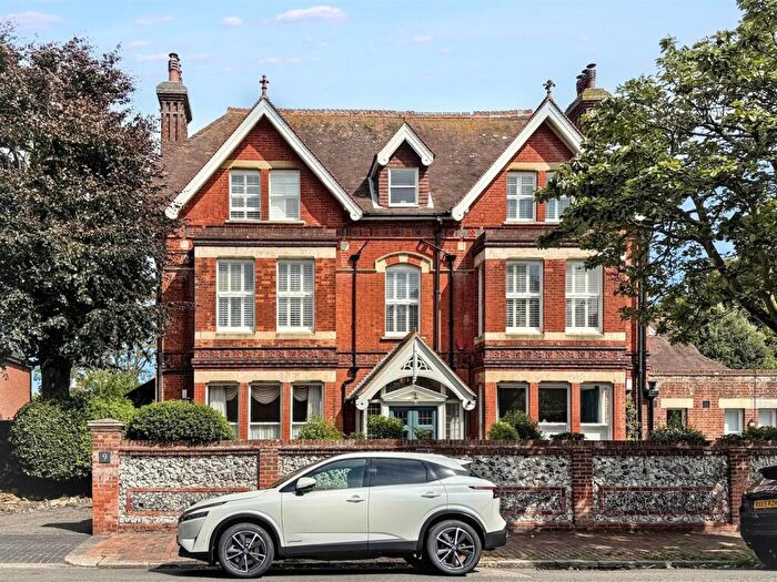 2 Bedroom Flat For Sale In Grassington Road, Eastbourne, BN20