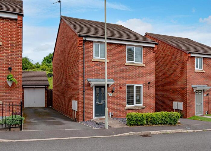 3 Bedroom Detached House For Sale In Taper Close, Kingswinford, DY6
