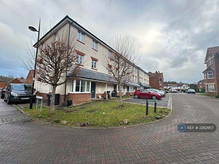 5 Bedroom End Of Terrace House To Rent In Houghton Way, Hellingly, Hailsham, BN27