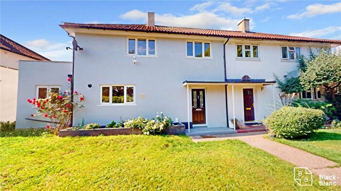 3 Bedroom Semi-Detached House To Rent In Broadcoombe, South Croydon, CR2