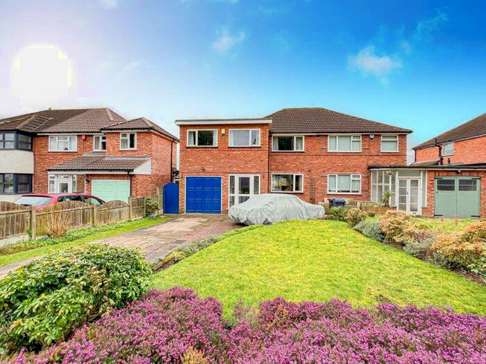 4 Bedroom Semi-Detached House For Sale In Mayland Drive, Streetly, Sutton Coldfield, B74