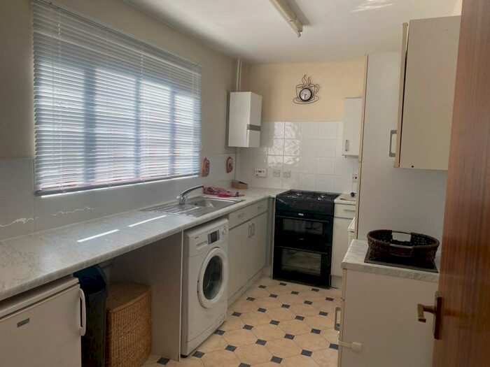 2 Bedroom Semi-Detached House To Rent In Rodger Street, Kimberworth, S61