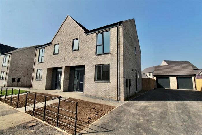 3 Bedroom Property To Rent In Diversity Drive, Kingswood, Hull, HU7