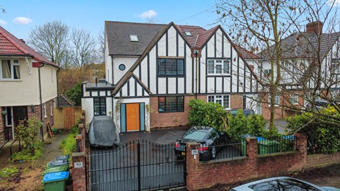 4 Bedroom Semi-Detached House For Sale In Woolacoombe Road, SE3