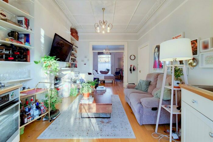 1 Bedroom Flat To Rent In Cantelowes Road, Camden, NW1