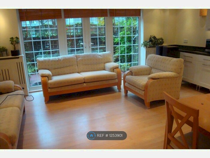 4 Bedroom Maisonette To Rent In Hind Grove, London, E14