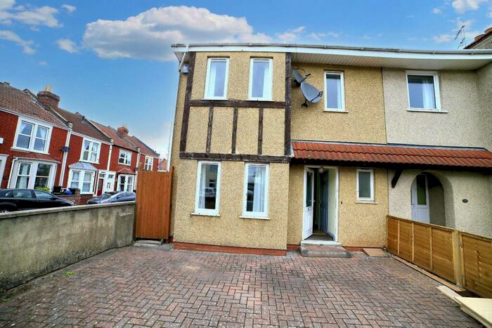 4 Bedroom End Of Terrace House To Rent In Beachgrove Road, Bristol, BS16