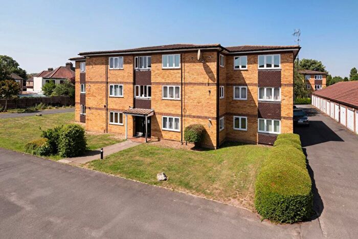 2 Bedroom Apartment For Sale In Fox Hollow Drive, Bexleyheath, DA7