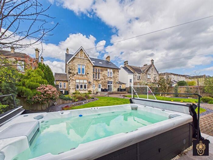 7 Bedroom Detached House For Sale In Dundonald Road, KA1
