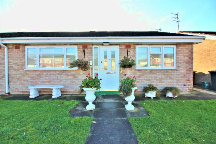 2 Bedroom Bungalow To Rent In Smithy Green, Formby, L37