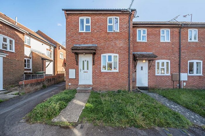 2 Bedroom End Terrace House For Sale In Cromwell Close, Faringdon, SN7