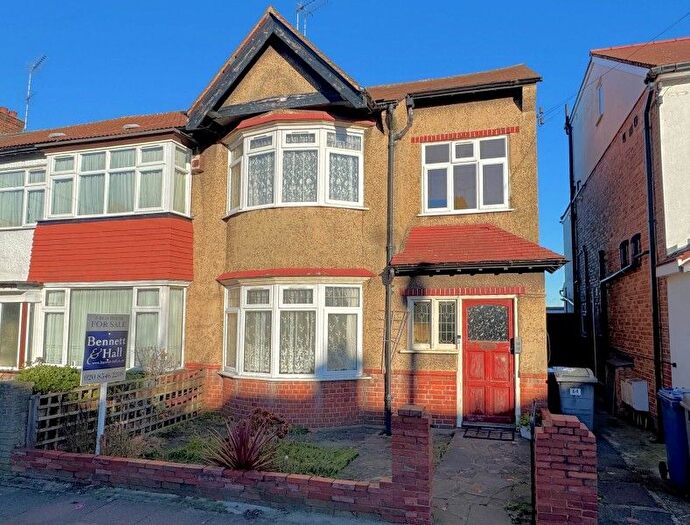 3 Bedroom Flat For Sale In Rosemary Avenue, Finchley, N3