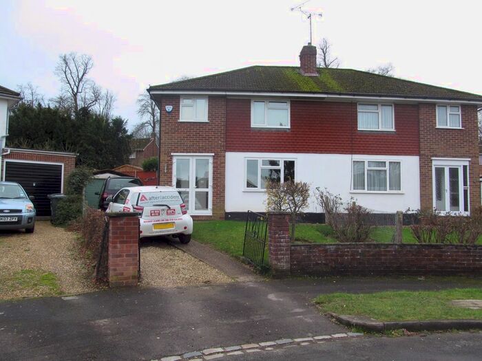 4 Bedroom Detached House To Rent In Waybrook Crescent, Reading, RG1