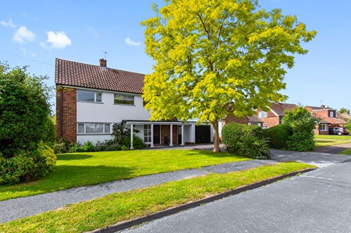 4 Bedroom Detached House For Sale In Frarydene, Prinsted, Emsworth, PO10