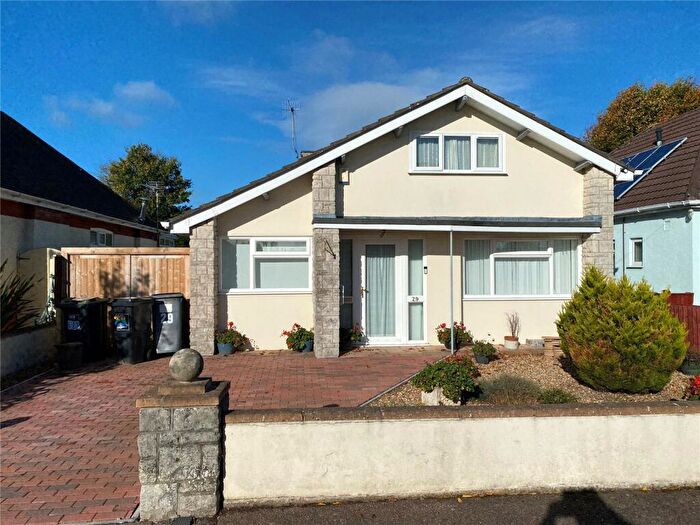 4 Bedroom Bungalow For Sale In Cedar Avenue, Northbourne, Bournemouth, Dorset, BH10