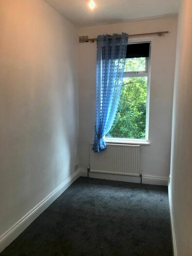 2 Bedroom Flat To Rent In Railway Road, Urmston, M41