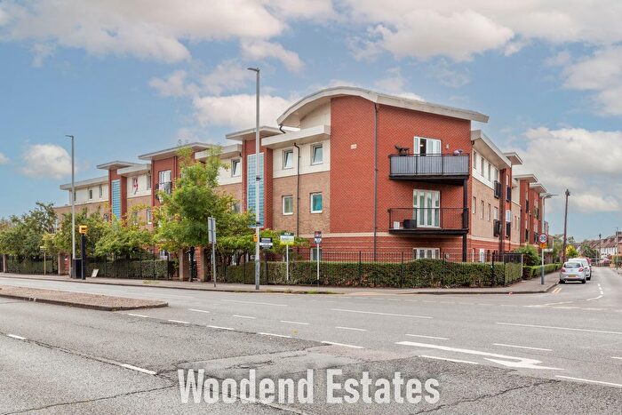2 Bedroom Flat For Sale In Uxbridge Road, Uxbridge, UB10