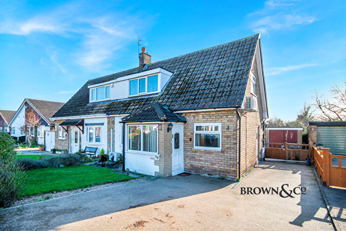 3 Bedroom Semi-Detached Bungalow For Sale In Avon Rise, Retford, DN22