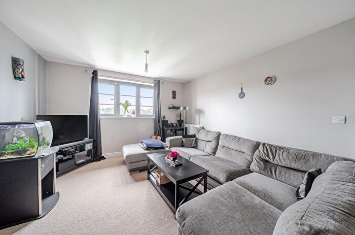 2 Bedroom Flat For Sale In Bell Court, Merlin Road, Farnborough, GU14
