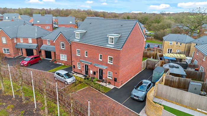 4 Bedroom Town House For Sale In Honeygold Vale, Appleton, WA4