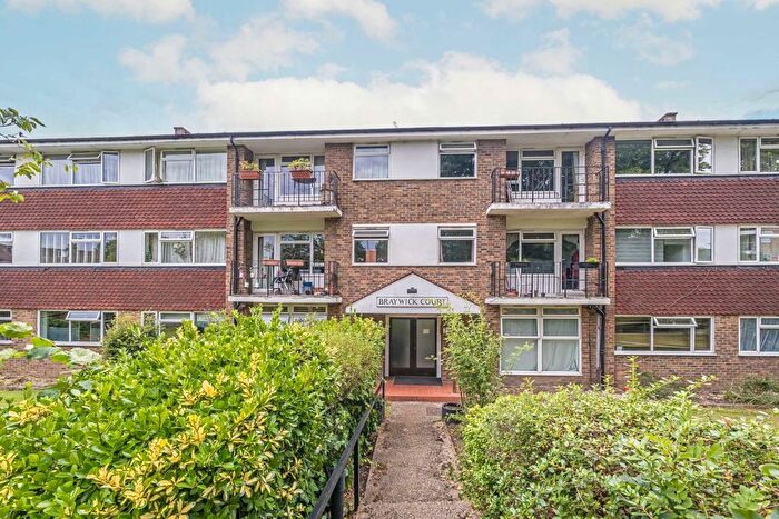 2 Bedroom Flat To Rent In Queens Road, Kingston Upon Thames, KT2
