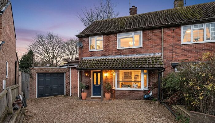 3 Bedroom Semi-Detached House For Sale In Moats Crescent, Thame, Oxfordshire, OX9