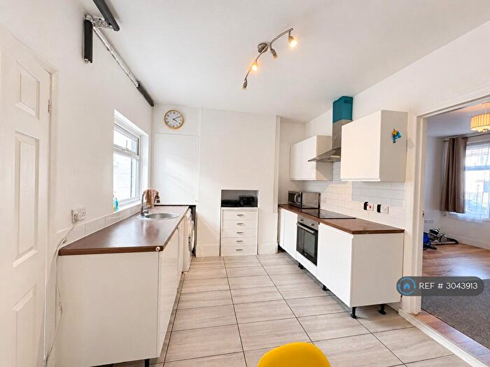 2 Bedroom Semi Detached House To Rent In Hazel Road, Erith, DA8