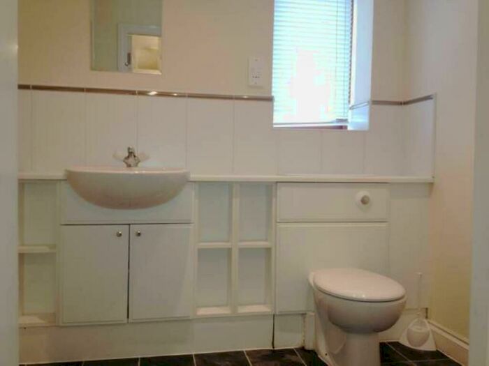 2 Bedroom Apartment To Rent In Vivian Avenue, NG5