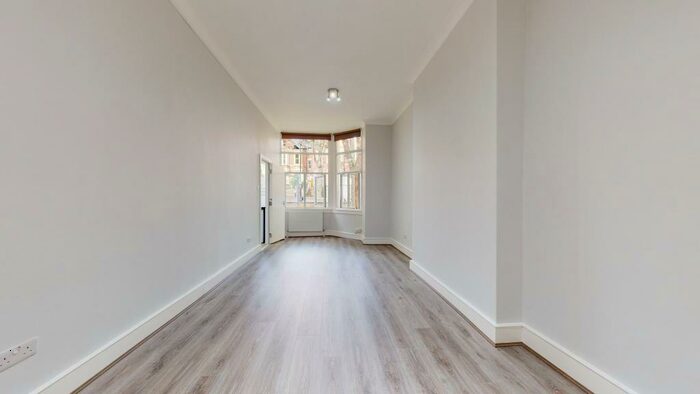 Studio To Rent In Mount View Road, N4