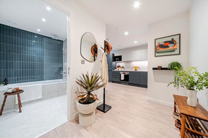 1 Bedroom Apartment To Rent In Uncle Leeds, Whitehall, Leeds, LS12