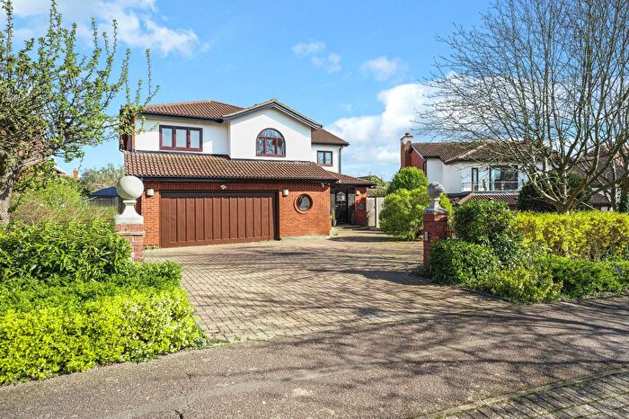 5 Bedroom Detached House For Sale In Chase Avenue, Walton Park, MK7