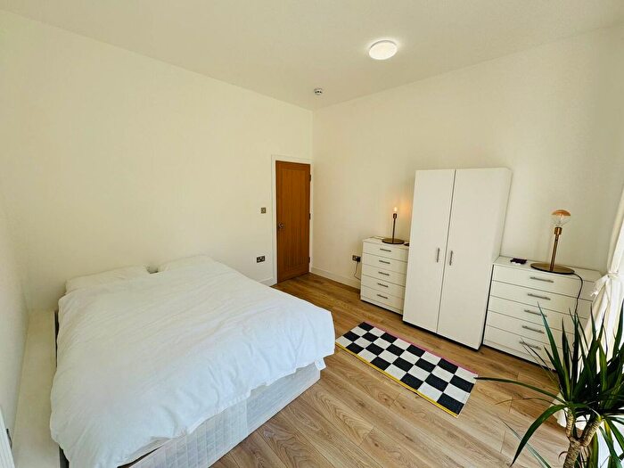 2 Bedroom Flat To Rent In Campdale Road, London, N7