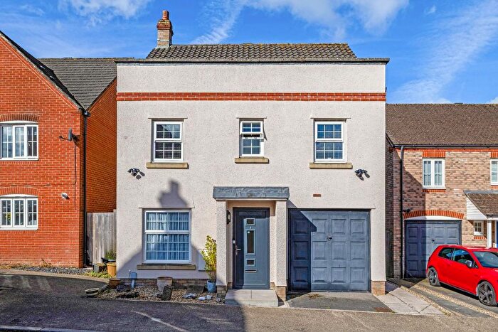 3 Bedroom Detached House For Sale In Halfpenny Road, Salisbury, SP2