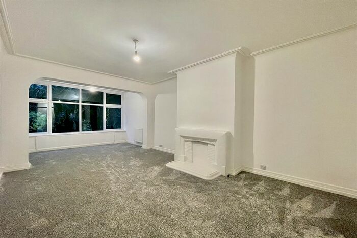 2 Bedroom Flat To Rent In Canewdon Road, Westcliff-On-Sea, SS0