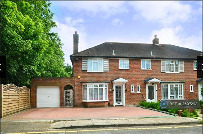 3 Bedroom Semi-Detached House To Rent In The Sigers, Pinner, HA5