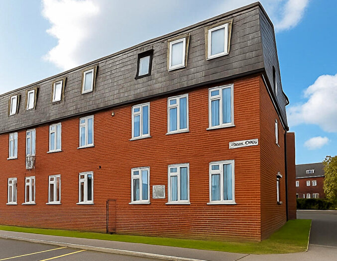 2 Bedroom Apartment For Sale In Limes Avenue, Chigwell, IG7