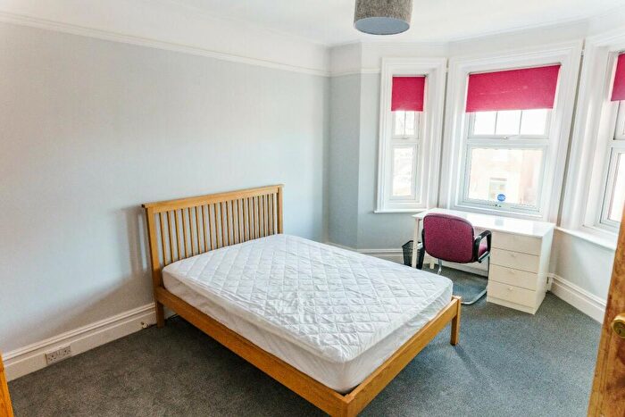 5 Bedroom Detached House To Rent In Student House On Stanfield Road, BH9