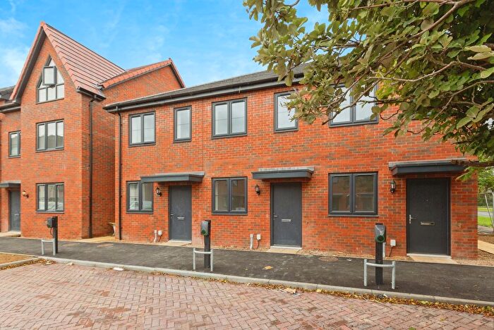2 Bedroom Terraced House For Sale In Eighth Avenue, Aylesbury, HP19