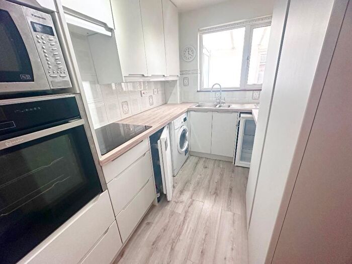 1 Bedroom Flat To Rent In Bishop Butt Close, Orpington, Kent, BR6